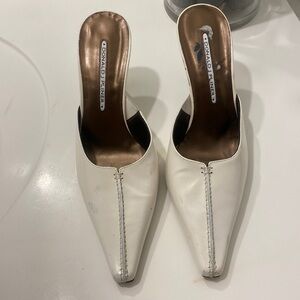 Donald Pliner slides 7.5 slides